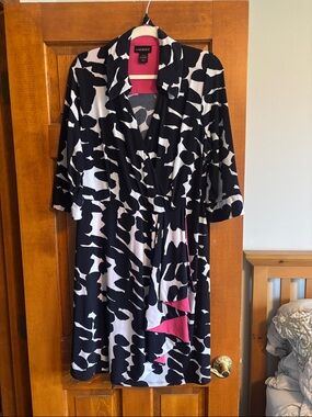 Lane Bryant Navy and White Wrap Dress with Pink Accent Panel. Size 14/16